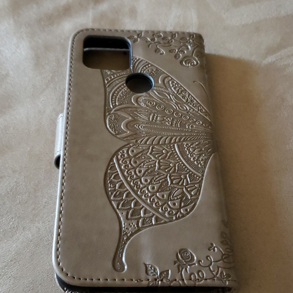 Cell Phone Cover. - Picture 4 of 8